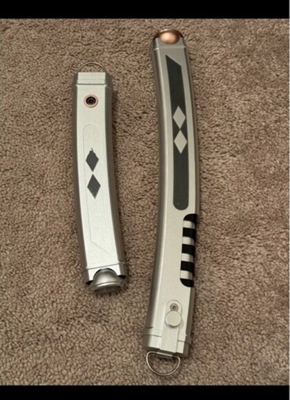 KR Sabers Ahsoka 2017 Version RARE - Picture 1 of 2